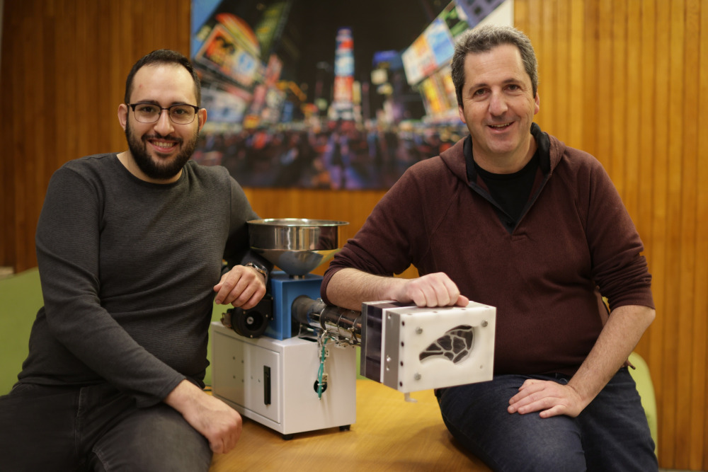 Dr. Mohammad Ghosheh and Prof. Yaakov Nahmias (Credit – Hebrew University)